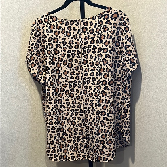 Ava & Viv cheetah Boxy Blouse - Picture 3 of 3